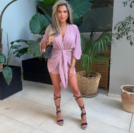 Nana Van Veghel onlyfans content