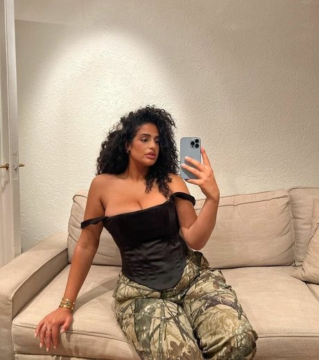 Anna Maria onlyfans photos