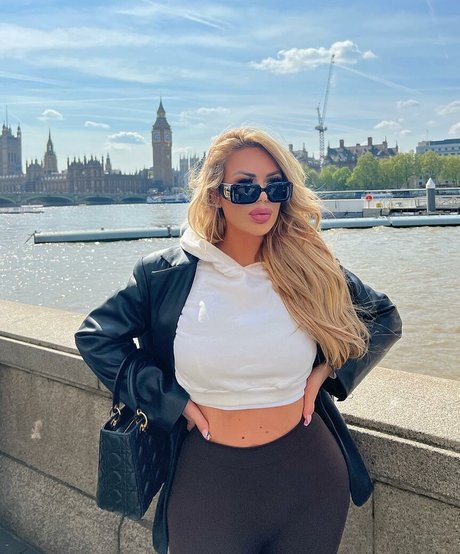 Lisa Amber naked onlyfans leaked