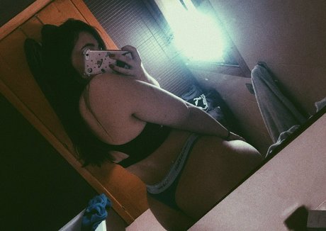 chicas spain onlyfans topless