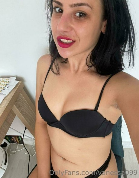 vanessa099 nude onlyfans leaked