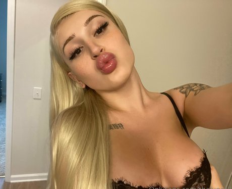 thalunzell onlyfans nudes leak