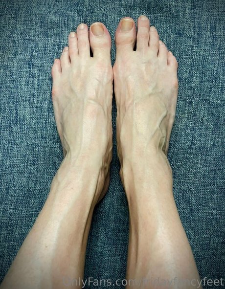 fridayfancyfeet onlyfans creator