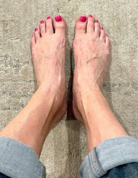 fridayfancyfeet leaked onlyfans content