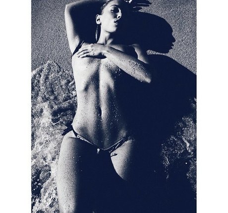 beautiful tits onlyfans pornos selfie