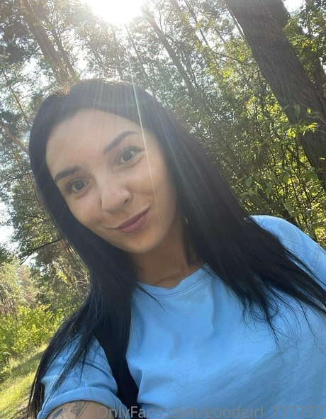 angelina crystal topless onlyfans