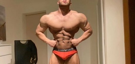 flexmusclegod onlyfans model images