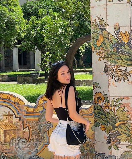 enzabel chloe nude onlyfans pics