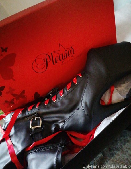 blazediablo onlyfans nude tits