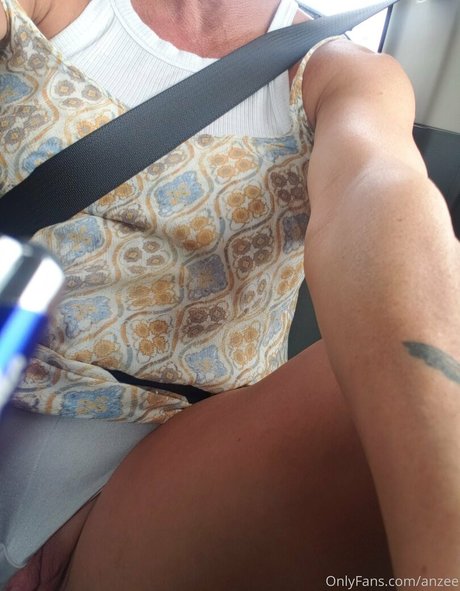 anzee onlyfans images