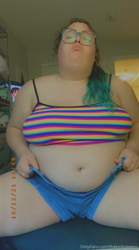 thekinkyjewess onlyfans public photos