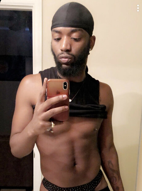 DjayeHenni only fans leaks