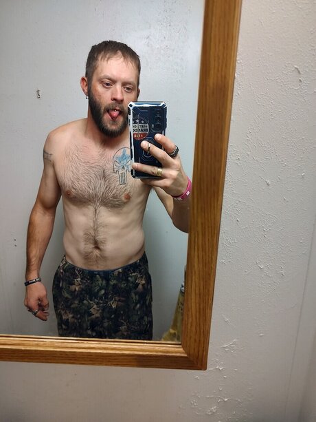 Country Boy989 onlyfans boobs