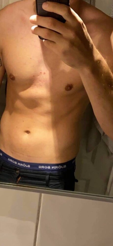 Honysundgutt naked on onlyfans