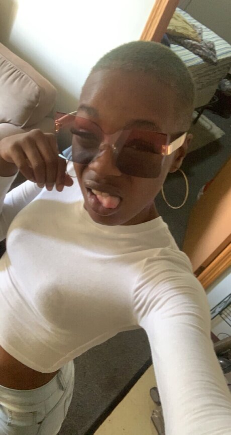 C R E A M Y_ onlyfans tits