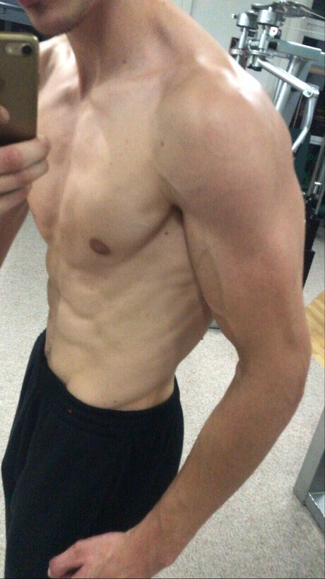 Flex Dano onlyfans pic