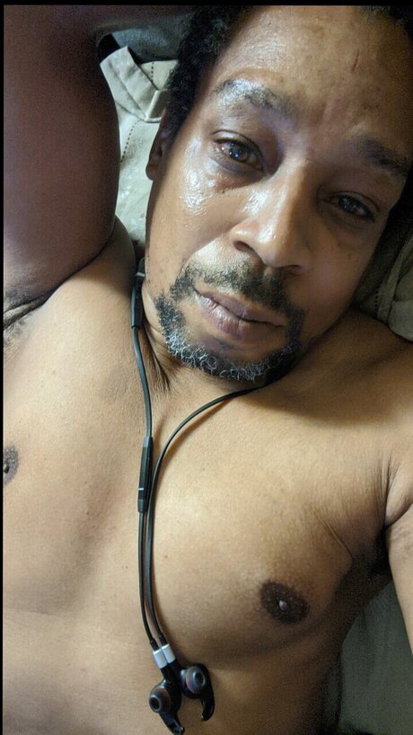 SmokeyGee onlyfans ass