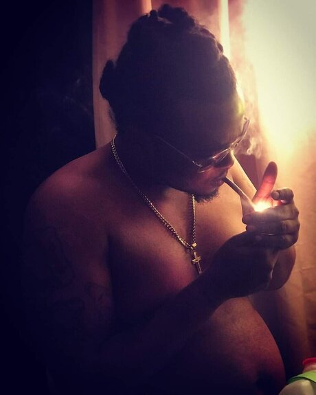 TeddyB strip onlyfans