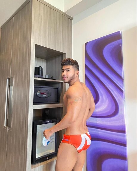 Girvin naked on onlyfans