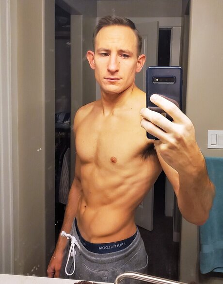 Noah Chambers onlyfans leakes