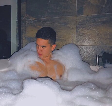 Tadeo Garzon onlyfans leaked porn