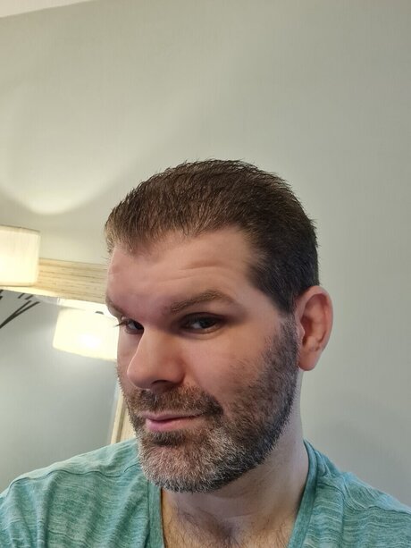 Diesel Dong onlyfans content type