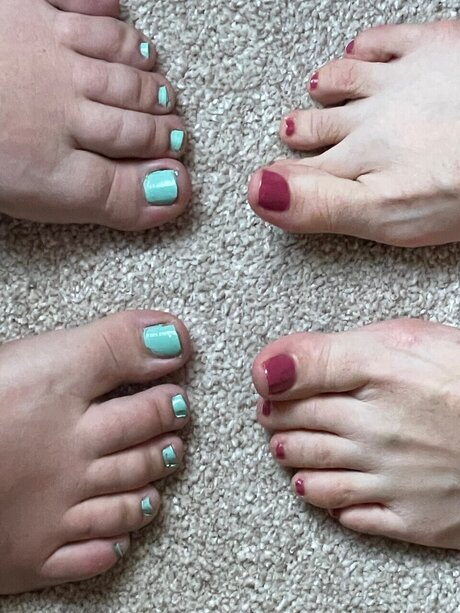 2 feet onlyfans leakes