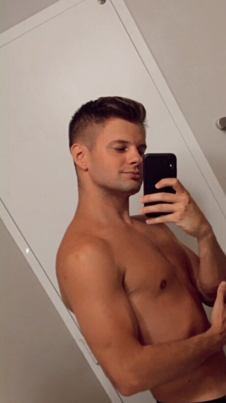 Tommy Peters onlyfans content