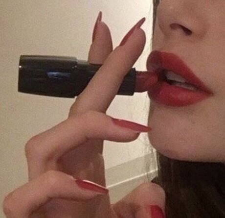 Safaera onlyfans strip tease