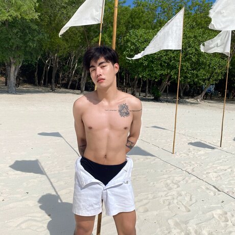 FOLLOWOZZO onlyfans leaks.