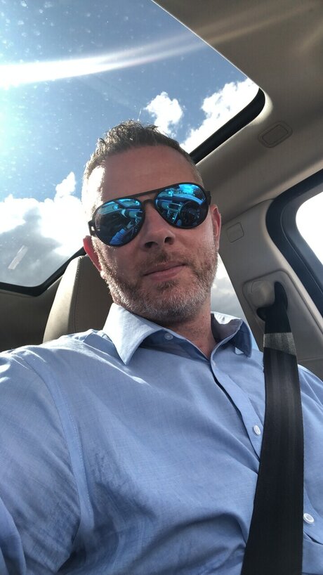 Michael Quinlan porn onlyfans