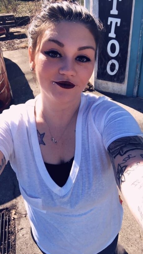 Raelynn Risqu_ free onlyfans