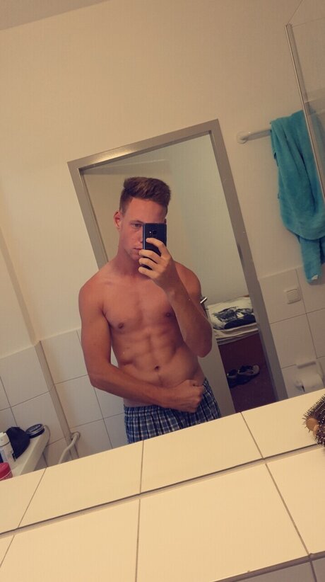 Alpha Eric naked onlyfans