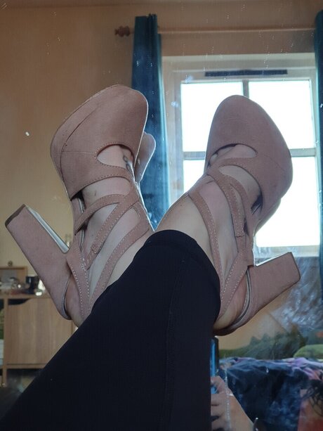 Midnight fairy nude on onlyfans