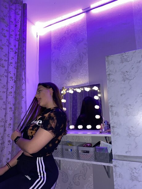 Zuza Lbzk onlyfans naked pics