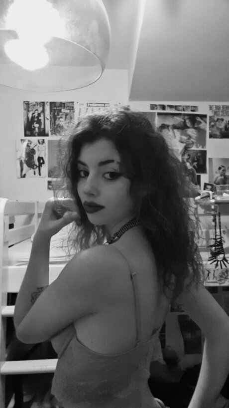 Vamp girl_ onlyfans lean