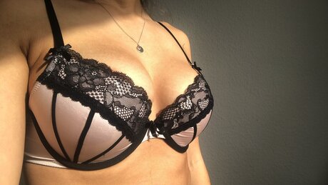 sofia sendinger feet onlyfans