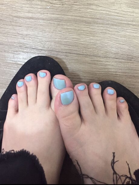 theacidqueenfoot_ onlyfans model photos