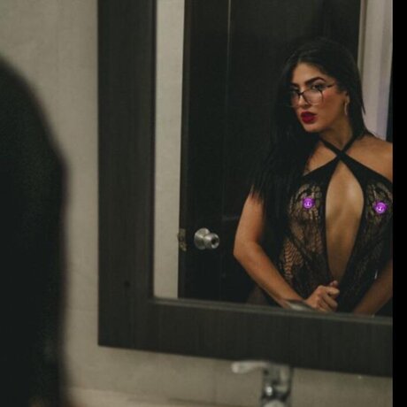 LAURA GUZMAN leaked onlyfans pics