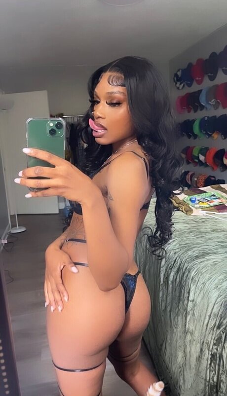 Monetttt porn only fans