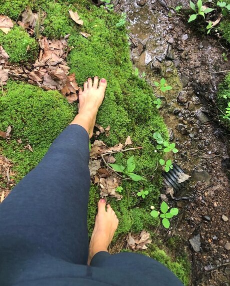 Big Feet Tall Goddess_ onlyfans images