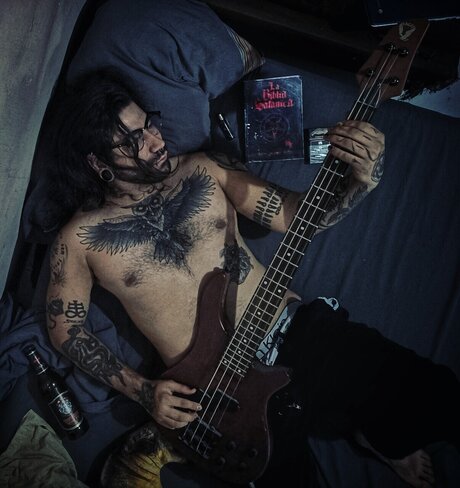 Shaitan LaVey onlyfans boobs