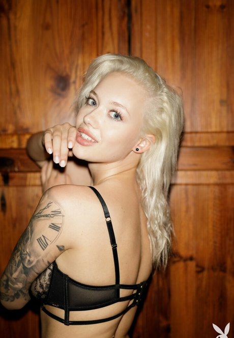 Lisa Modpali topless onlyfans