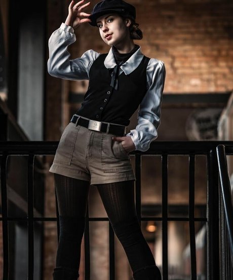 Raineemery onlyfans model images