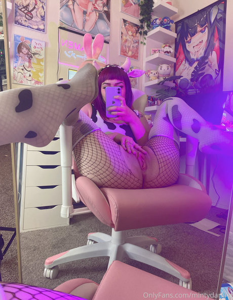 darlingmint onlyfans free content