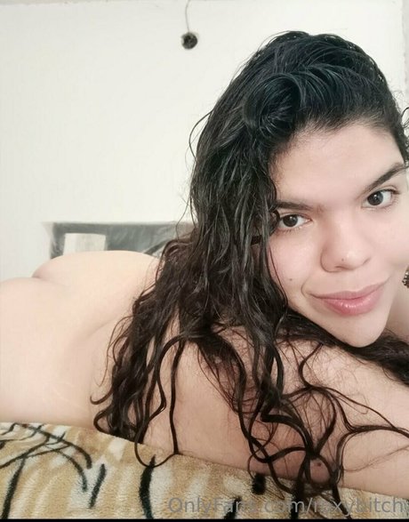 roxybitch onlyfans leaked tits