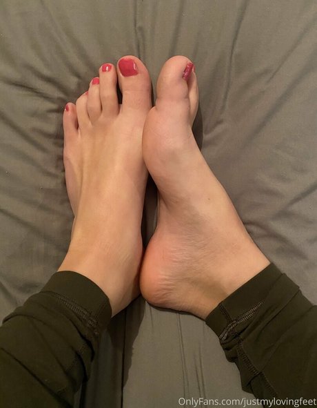 justmylovingfeet is on onlyfans