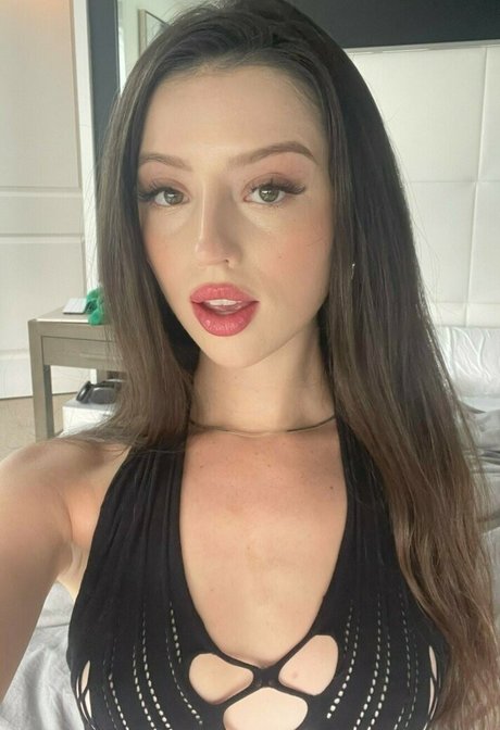 Leah Fennelly onlyfans images