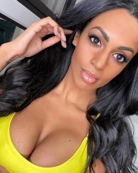 Michelle Bassetti onlyfans model images