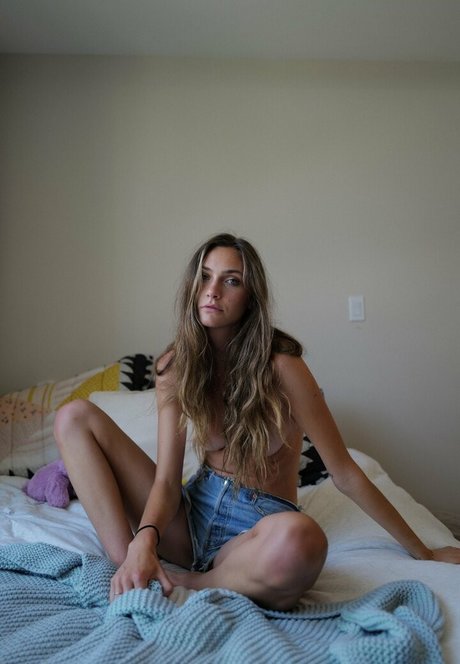 Emily Hall sex onlyfans